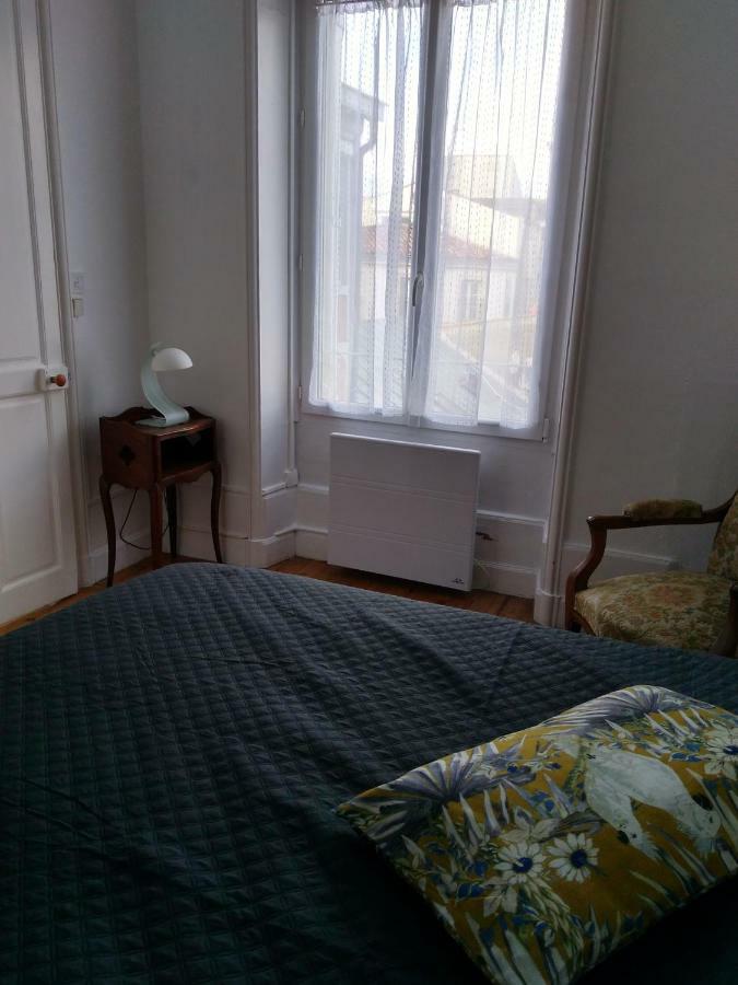 Appartement au calme Centre Ville à 2 pas du vieux marché La Rochelle  Esterno foto