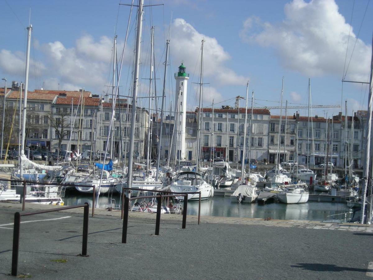 Appartement au calme Centre Ville à 2 pas du vieux marché La Rochelle  Esterno foto